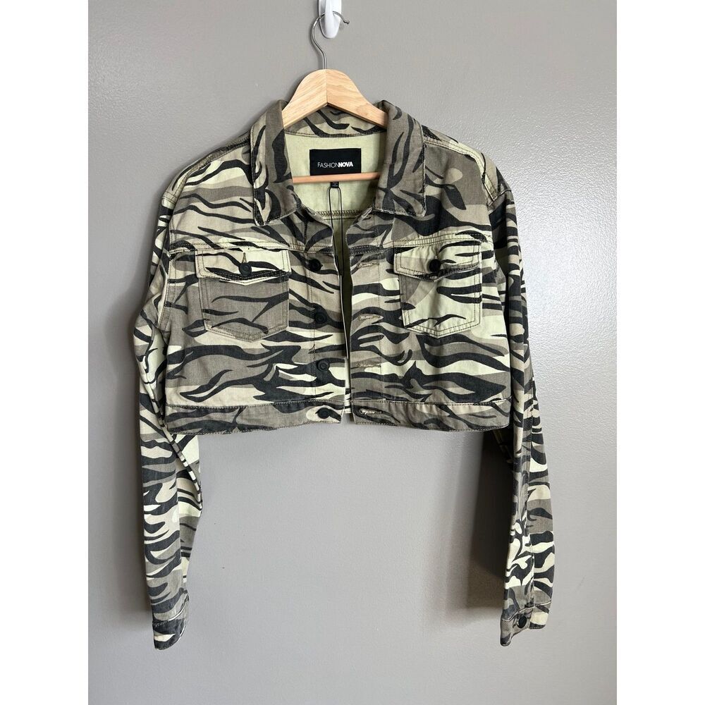 Fashion Nova camo tiger print‎ cropped denim jacket medium edgy streetwear